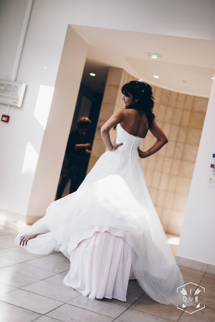 belle photo de robe de mariée, L'oeil de Noémie élue meilleure photographe de mariage en Auvergne, en France