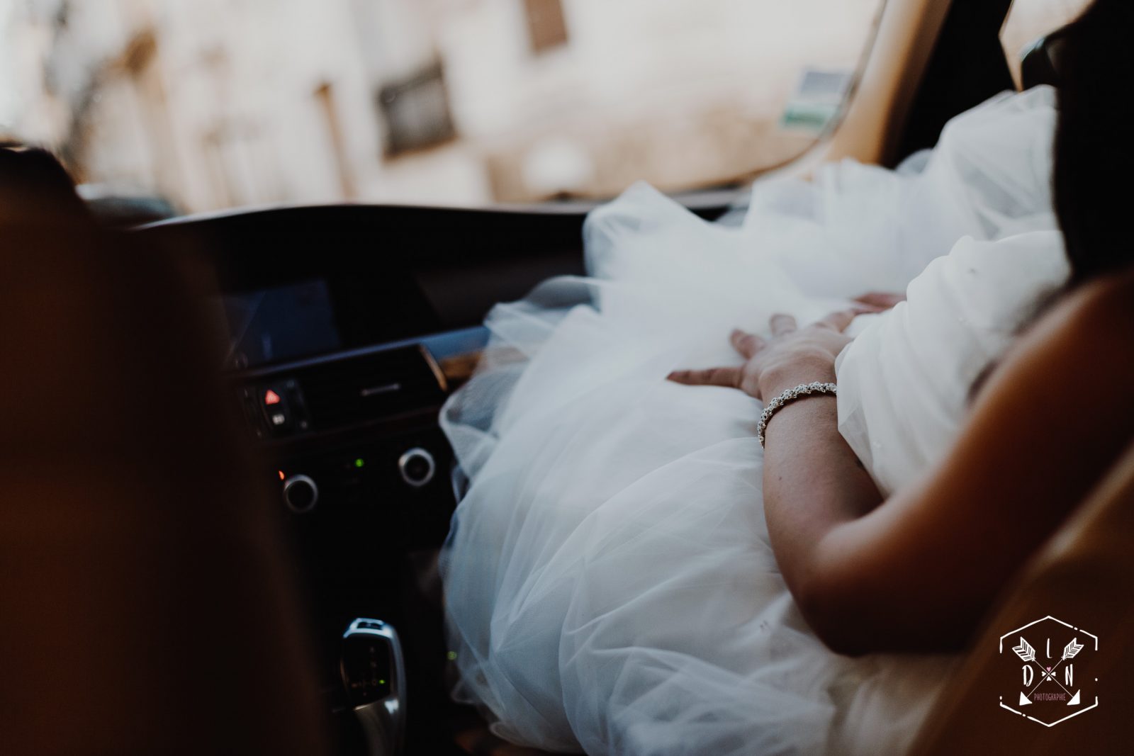 belle photo de robe de mariée, L'oeil de Noémie élue meilleure photographe de mariage en Auvergne, en France