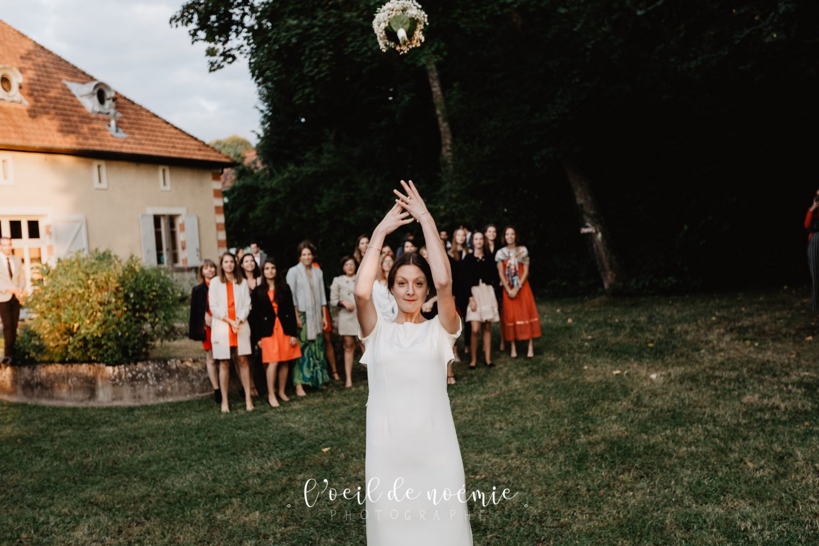 belle photo mariage nature en Auvergne, L'oeil de Noémie élue meilleur photographe de mariage en Auvergne par ZIWA