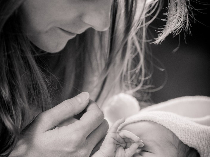 Photo portrait de nouveau-né, par L'oeil de Noémie, photographe bébé à Clermont-Ferrand