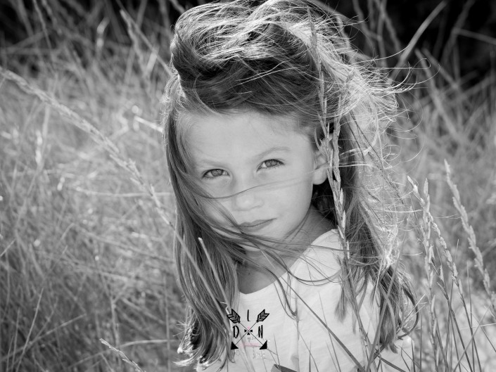 Portrait d'enfant, de bambin, par L'oeil de Noémie, photographie. Photographe en Auvergne, en France.