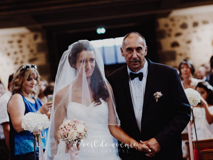 beau reportage photos de mariage franco-espagnol, Château de Miremont, par L'oeil de Noémie élue meilleur photographe de mariage en Auvergne en 2017