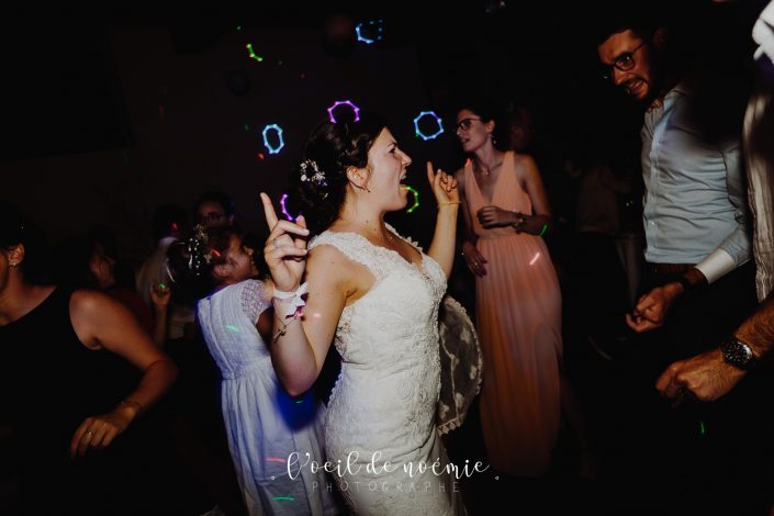 tons pastels mariage Château du Guérinet, reportage photos par L'oeil de Noémie, élue meilleur photographe de mariage en Auvergne, ZIWA