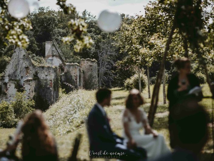 photographe mariage château de la Crête à Audes, dans l'Allier. L'oeil de Noémie reporter photographe mariage Auvergne